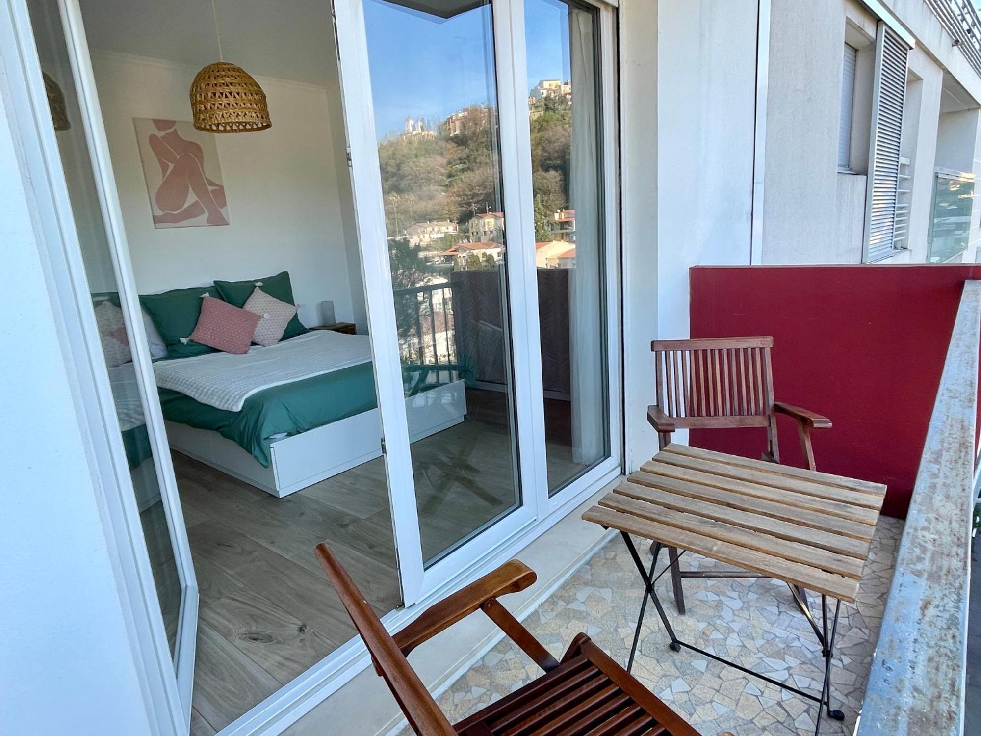 Bright Appartment With View Cagnes-sur-Mer Dış mekan fotoğraf